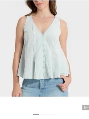 NWT Universal Thread Women's Button-Down Pintuck Tank Top - Medium